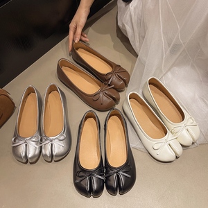 <span class=keywords><strong>Scarpe</strong></span> Casual da <span class=keywords><strong>Donna</strong></span> 2026 in Raso Setoso con Punta Aperta, Ballerine Morbide in Pelle PU, Leggere, Antiscivolo e Silenziose, Produzione OEM ODM all'Ingrosso - Product Image 2