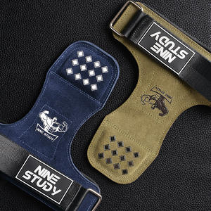 قفازات رفع الأثقال الجلدية المخصصة لعام 2024 مع شعار مخصص، واقي لليد والمعصم مع حزام، قفازات رياضية للصالة الرياضية - Product Image 4