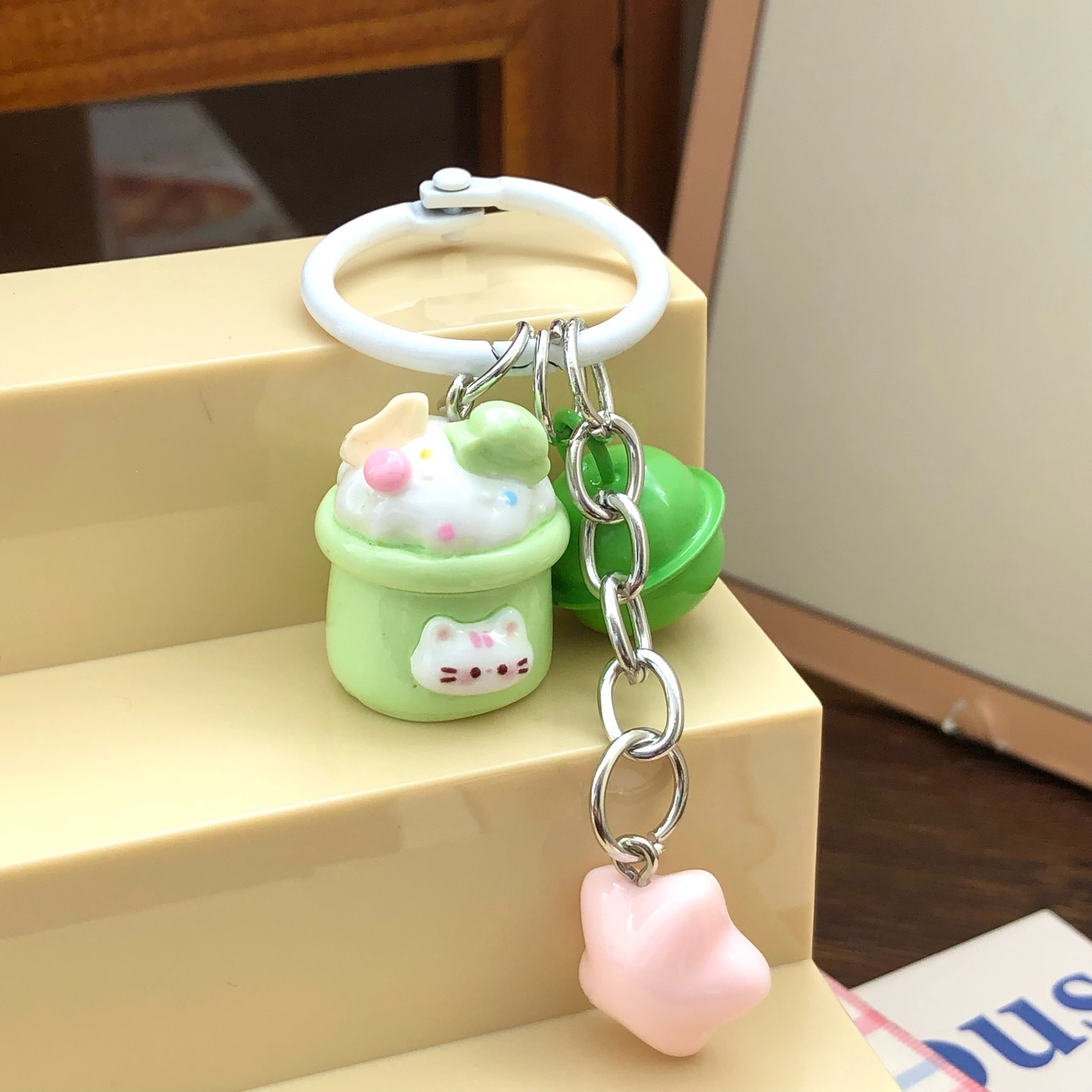Ice cream cat bell ring buckle [green]]