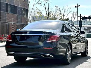 Mercedes-Benz <span class=keywords><strong>Classe</strong></span> <span class=keywords><strong>E</strong></span> Nouvelle Énergie 2020 <span class=keywords><strong>E</strong></span> 300 <span class=keywords><strong>e</strong></span> L 2.0T Automatique - Product Image 4