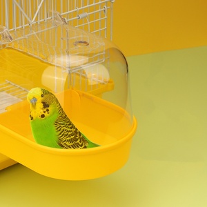Bañera de plástico para pájaros al por mayor, accesorios para jaulas de pájaros y loros, baño colgante para pájaros fuera de la jaula para el cuidado de mascotas - Product Image 1