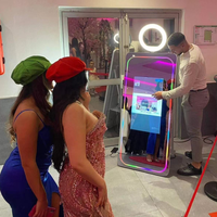 Cabina Fotografica a Specchio Magico Personalizzata 2026 con Fotocamera e Accessori Gratuiti, Schermo Touch da 40 Pollici