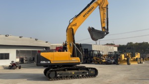 Excavatrice d'occasion bas prix Hyundai 220LC-9S 22 tonnes 220LC-9S Corée avec pelle sur chenilles CE/EPA à vendre - Product Image 2