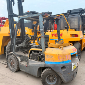 Chariot élévateur d'occasion TCM FD35 3,5 tonnes, matériel de manutention d'entrepôt d'occasion, bon état, en stock à Shanghai - Product Image 1