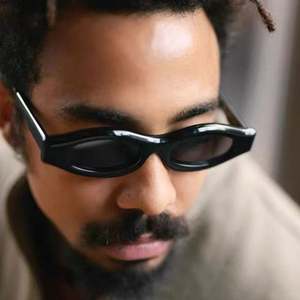 Gafas de Sol Vintage 2025 con Logotipo Personalizado, Color Jelly, Montura Pequeña, Protección UV400, Estilo Y2K, Ojo de Gato, para Hombre y Mujer - Product Image 4