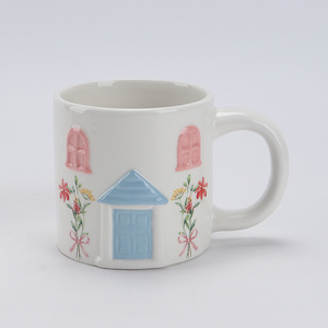 Taza de Cerámica <span class=keywords><strong>con</strong></span> Forma de Cabaña, Decoraciones Florales, Techo Azul, Puerta Rosa, Diseño Adorable para el Hogar, Taza para Café - Product Image 4