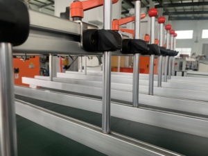 Machine <span class=keywords><strong>de</strong></span> fabrication <span class=keywords><strong>de</strong></span> plaques <span class=keywords><strong>de</strong></span> conteneur et plateau <span class=keywords><strong>de</strong></span> papier <span class=keywords><strong>aluminium</strong></span> jetable entièrement automatique à <span class=keywords><strong>prix</strong></span> LK-T130 - Product Image 5