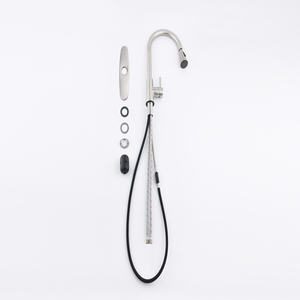 ก๊อกน้ำผสมในครัว DB ผลิตจากโลหะผสมสังกะสี แบบก้านโยกเดี่ยว หัวฉีดแบบดึงลง ดีไซน์ทันสมัย ติดตั้งบนเคาน์เตอร์ ฟังก์ชั่นน้ำร้อนน้ำเย็น - Product Image 3