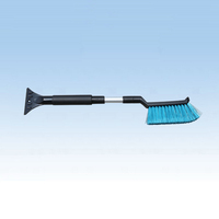Brosse à neige télescopique multifonctionnelle avec grattoir à glace