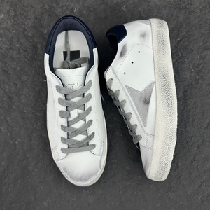 Zapatillas de lujo de diseñador 2026 de plumón de ganso blanco, transpirables, con cordones, antideslizantes, cómodas, estilo skate, doradas, para hombre - Product Image 2