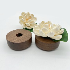 เครื่องประดับไม้หอมสำหรับรถยนต์จากไม้วอลนัทสีดำอเมริกาเหนือ ตกแต่งภายในรถยนต์อย่างสร้างสรรค์และหรูหรา ฐานทรงกลมลายดอกบัว - Product Image 3