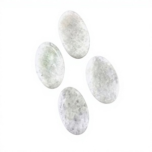 Piedra de Cristal Ovalada Hecha a Mano, Cristal Blanco Ceystal King Worry, Gema de Bolsillo Curativa, Piedra Semipreciosa Artesanal de Gujarat en Venta - Product Image 1
