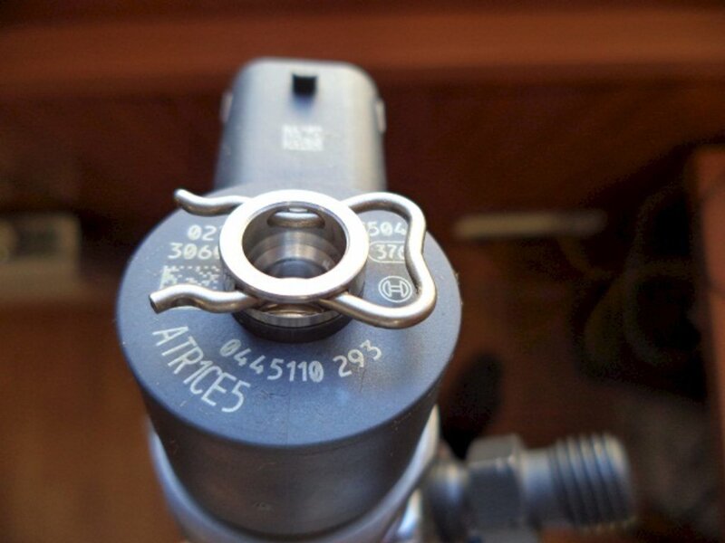 common rail injector 0445110293 1112100-E06 injector for GREATWALL Hover CUV 2.8D injector nozzle 0445110293 1112100-E06
