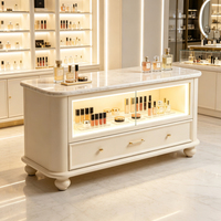 Vitrines de présentation de cosmétiques de luxe abordables, armoires à parfums modernes, armoires de rangement et de présentation pour la vente au détail, design d'intérieur