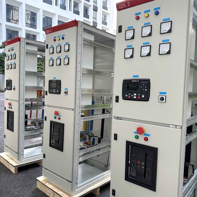 Generator Synchronization Panel with Frame Circuit Breaker Low Voltage Control Cabinet for Workshops