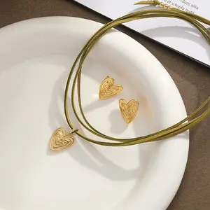 Aimgal takı pirinç kaplama 18k altın şeftali kalp süet halat gerdanlık kişiselleştirilmiş moda kolye küpe seti