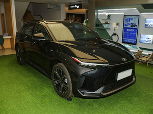 <span class=keywords><strong>Toyota</strong></span> BZ4X Modèle 2025, Édition Max 4x4 560 km, Véhicule Électrique <span class=keywords><strong>SUV</strong></span> Confortable de Taille Moyenne de Haute Qualité - Product Image 3