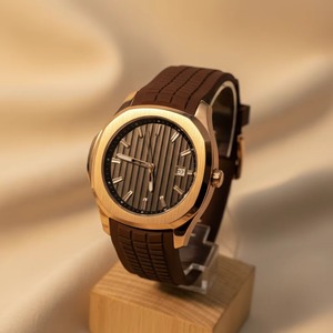Reloj octogonal para hombre, caja plateada cepillada, ventana con fecha, correa de caucho azul marino ranurada, reloj de pulsera deportivo con puntero de cuarzo resistente al agua - Product Image 4