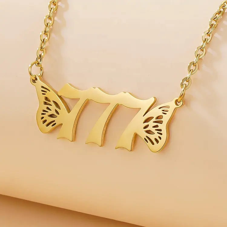 Collana con numero di angelo a farfalla in acciaio inossidabile placcato oro 18 carati con gioielli impermeabili personalizzati all'ingrosso 000-999