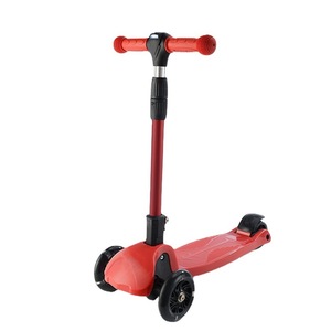 สกู๊ตเตอร์ 3 ล้อสำหรับเด็ก ปรับความสูงได้ พับเก็บได้ สำหรับเด็กอายุ 3-6 ปี ของเล่นขี่เล่นกลางแจ้ง - Product Image 4