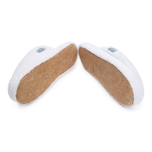 Pantuflas Desechables Cerradas con Logotipo Personalizado, Suministros Ecológicos para Hoteles Fabricados por Expertos en Amenidades Hoteleras - Product Image 4