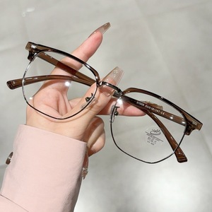 Gafas Ópticas Unisex con Montura Ovalada Pequeña 31009, Media Montura, Puente Mediano, Lentes de PC para Visión de Cerca - Product Image 2