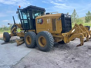 Niveleuse Caterpillar CAT 140G d'occasion en provenance du Japon, légère, 1400 kg, avec boîte de vitesses, pompe, moteur, roulement, prix à Shanghai - Product Image 5
