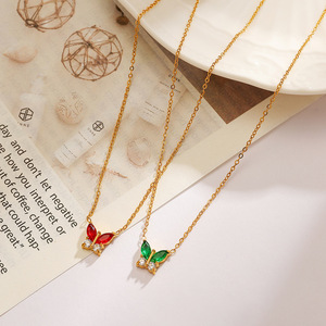 Collar con colgante de mariposa chapado en oro con piedras de circonita rojas y verdes, regalo de joyería de moda - Product Image 1