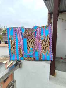 Bolso Tote de Algodón Acolchado con Estampado de Tigre, Bolso de Hombro Suave para Mujer, Bolso de Compras Hecho a Mano, Bolso de Viaje para Uso Diario - Product Image 3