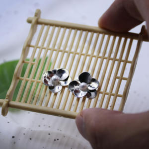 2025 mode à la mode dernières élégantes perles fleurs cuivre boucles d'oreilles personnalisé bijoux fins pour les femmes élégant à la mode idées cadeaux - Product Image 6