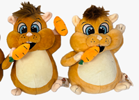 Nouvelle conception, jouet en peluche mignon en forme d'écureuil mangeant des carottes, coton PP, polyester