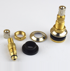 صمام إطار صلب TR618A من مصنع EW مباشرة للجرارات الزراعية، مناسب للاستخدام العام، مصنوع من المطاط والنحاس، بلون ذهبي - Product Image 2