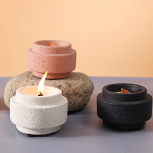 Vente en gros de décoration d'intérieur Velas en béton personnalisé acceptable Mèche en bois Bougie parfumée en cire de soja - Product Image 1