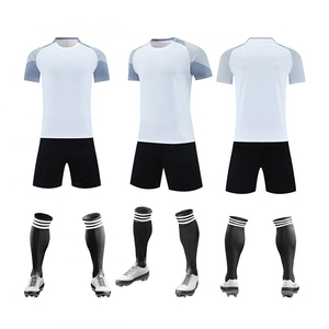 Conjunto de Camiseta de Fútbol Transpirable Personalizada OEM para Verano, Uniforme con Estampado Digital para Adultos, Cuello Redondo Clásico, 100% Poliéster de Secado Rápido - Product Image 3