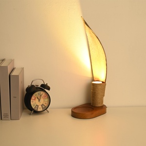 Abat-jour de lampe de table en fer et <span class=keywords><strong>rotin</strong></span> en forme de feuilles de <span class=keywords><strong>palmier</strong></span> LED moderne, décoratif artistique, éclairage confortable et dimmable pour salle de bain - Product Image 1