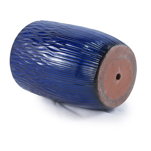Maceta de Cerámica Esmaltada Azul Cobalto con Textura Vertical de Corteza de Árbol, Ecológica, Duradera, para Interiores y Exteriores, Terracota - Product Image 4