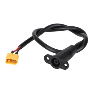 Accessoire d'interface de charge XT30 : Connecteur de tête pour charger les pièces de trottinette électrique Kukirin G4 - Product Image 1