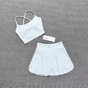 Conjunto Deportivo de Yoga para Mujer al por Mayor, Top y Shorts Sólidos de Verano, Spandex/Nylon, Secado Rápido, Transpirable, Elástico en Cuatro Direcciones, Ajuste Ceñido para Gimnasio - Product Image 5