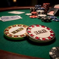 Bouton de croupier personnalisé en métal 55 mm, en alliage de zinc, avec protection de carte et marqueur de poker émaillé, pour Texas Hold'em, soirées de jeu à domicile et fournisseurs