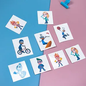 कस्टम छोटे कार्टून पैटर्न बच्चों लड़कों और लड़कियों के लिए चमकदार अस्थायी टैटू स्टिकर