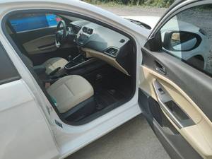 <span class=keywords><strong>Ford</strong></span> <span class=keywords><strong>Escort</strong></span> 1.5L 5 Posti <span class=keywords><strong>Berlina</strong></span> Usata del 2017, Euro V, Guida a Sinistra, Basso Chilometraggio, Auto Familiare Affidabile, Spedizione Globale Disponibile - Product Image 6