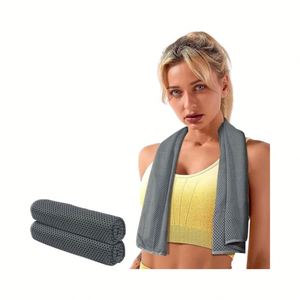 Serviette rafraîchissante en microfibre à séchage rapide pour le sport, la gym, la course, la randonnée, le yoga – Douce, respirante, effet glace, carrée, noire unie, pour adulte - Product Image 1