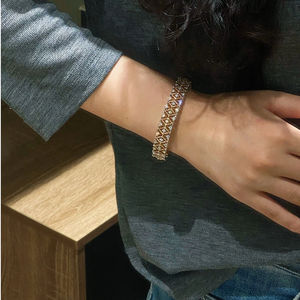 Italienische Handwerks kunst Spitze hohl 18 Karat Gold Natur diamant Armband Exquisites Geschenk - Product Image 4