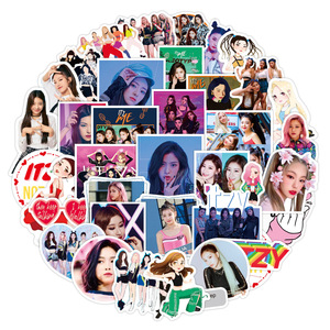 50PCS Grupo coreano cantante popular foto miembro completo ITZY pegatina - Product Image 2