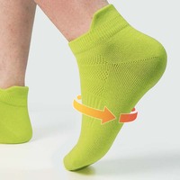 Chaussettes de sport unisexes HNK antidérapantes et absorbantes pour la course et les sports nautiques avec logo intégré