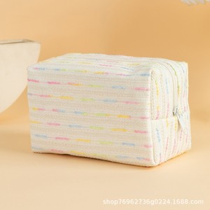 Bolsa de Cosméticos Coquette con Rayas Coloridas, Linda Bolsa de Maquillaje para Mujer, Bolsa de Aseo de Viaje Reciclada con Cierre, Estuche para Lápices, Regalo - Product Image 3