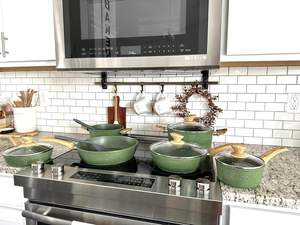 <span class=keywords><strong>MAISON</strong></span> ARTS Ensemble de 12 casseroles et poêles antiadhésives en granit avec couvercles en verre, compatibles induction, vert, batterie de cuisine incluant les ustensiles - Product Image 2