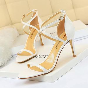 Chaussures habillées <span class=keywords><strong>très</strong></span> <span class=keywords><strong>sexy</strong></span> en tissu brillant - Product Image 3