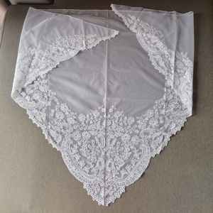 Mantilla de Encaje Español Blanca Bordada, Manteleta Fallera Blanca - Product Image 4