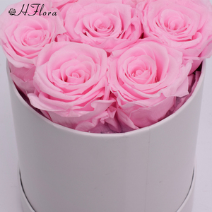 HFlora Vente en gros de belles roses roses bon marché de 5 à 6 cm, vraies roses, cadeau pour la Saint-Valentin, Noël, la remise des diplômes, l'anniversaire, <span class=keywords><strong>boîte</strong></span> finie - Product Image 4